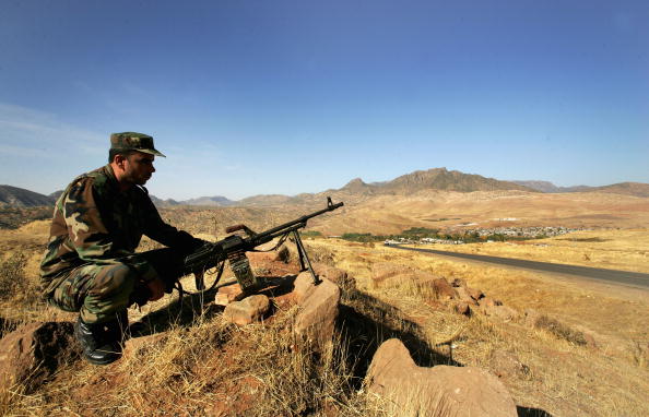 peshmerga_awaits_turkish_fire.jpg